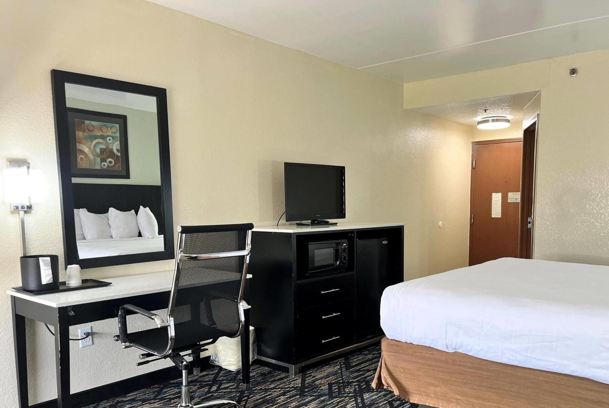 Baymont By Wyndham Cincinnati Sharonville Exterior foto